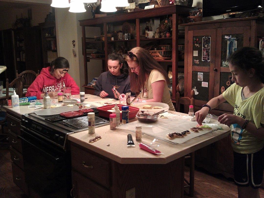 Cookie decorating contest at the Fosters