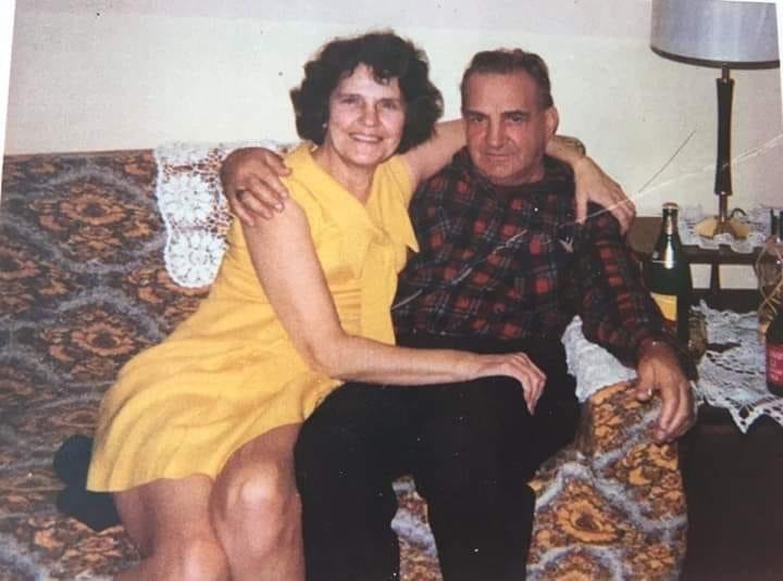 Mom and Dad's Birthday was this week, Dad's14th
Mom's 17th..the years go by and we all miss you both so much.
Always in memories and heart's.❤❤