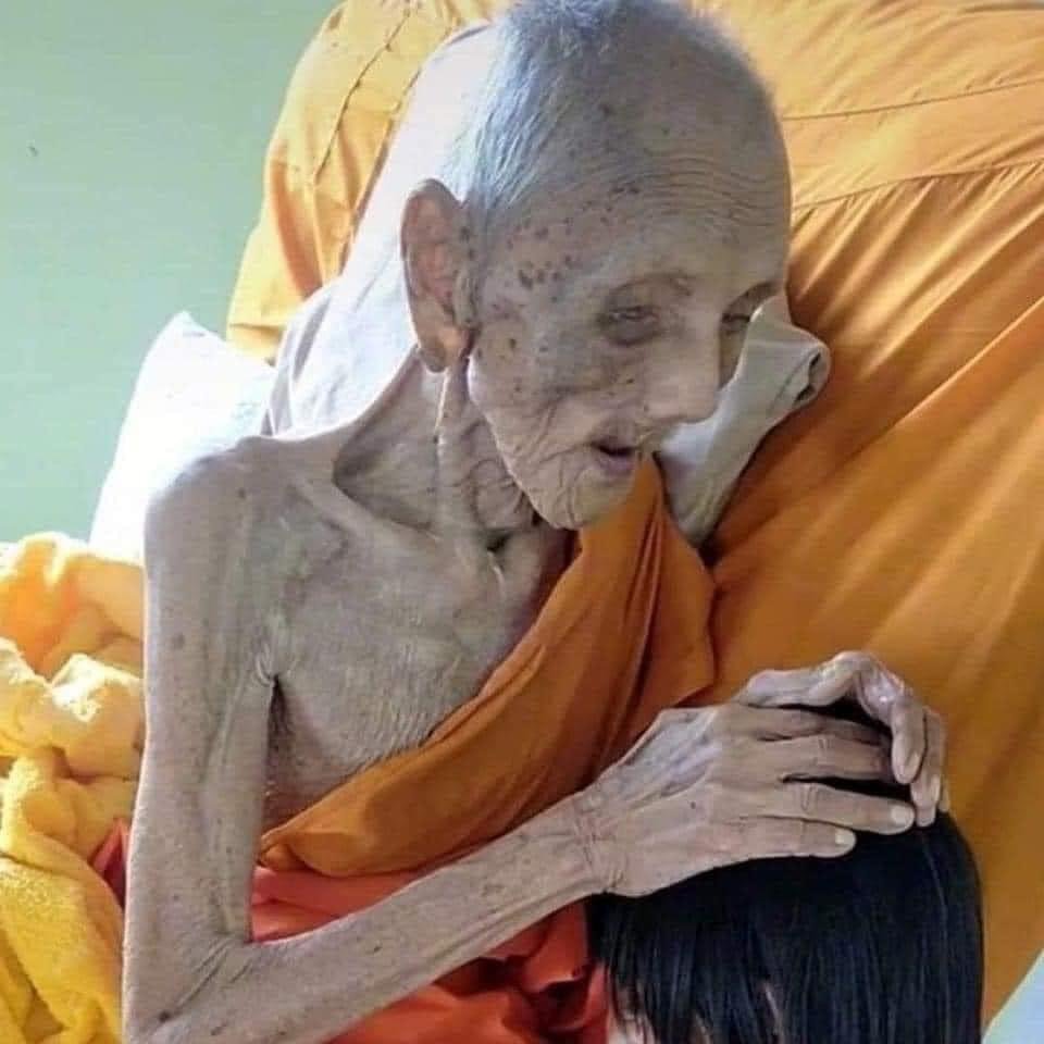 A Tibetan monk has been discovered in a mountain cave in Nepal. He is considered the oldest person in the world at 165 YEARS OLD!
He was found in a state of deep meditation called "takatet."
When he was first discovered th