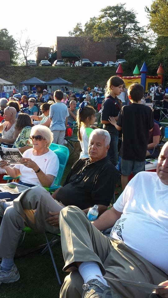 Bob and Lee with us at Woodstock concert Swinging Medallions