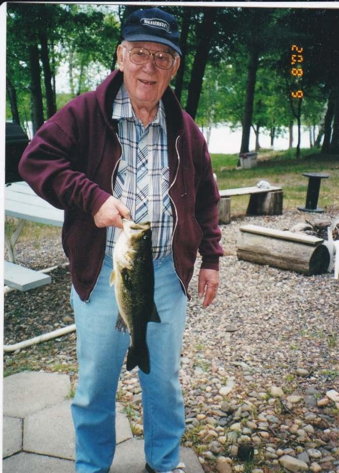 Missing my daddy on Father's Day. here he is doing one of his favorite things in one of his favorite places!!! going to go feed the birds ( he loved doing that as well) in his honor later!!! love ya Dad!!!