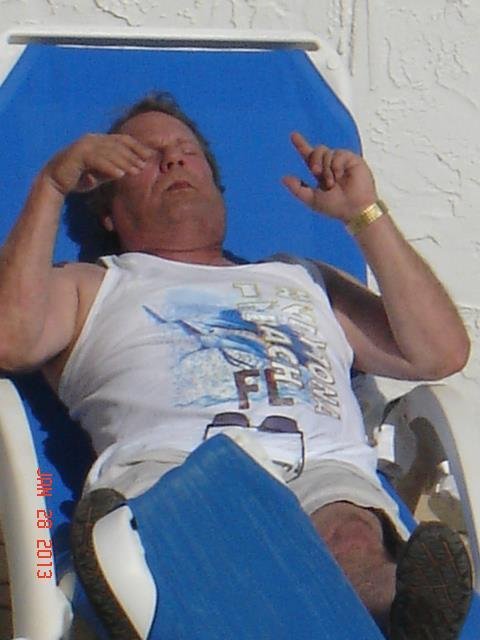 Thought Dwight was totally relaxed at the pool last week but then NOPE even when he sleeps he is busy busy too funny
