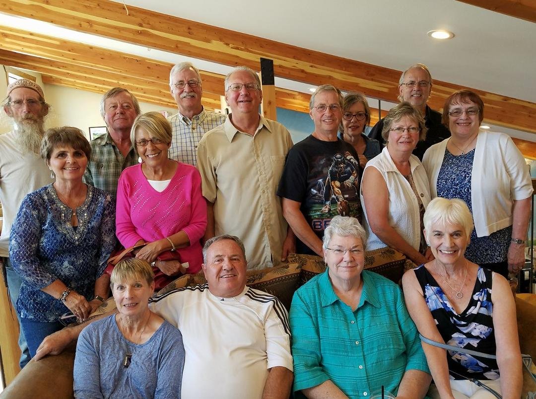 Here is the picture of ' 1968' classmates that attended lunch at Lotus Up:
Back row - Left to right: Larry Dachtler, Bruce Uhrig, Ron Burns, Connie Watt Braun, Vincent Braun. Middle row - Pam Matulovich Jackson, Marilyn