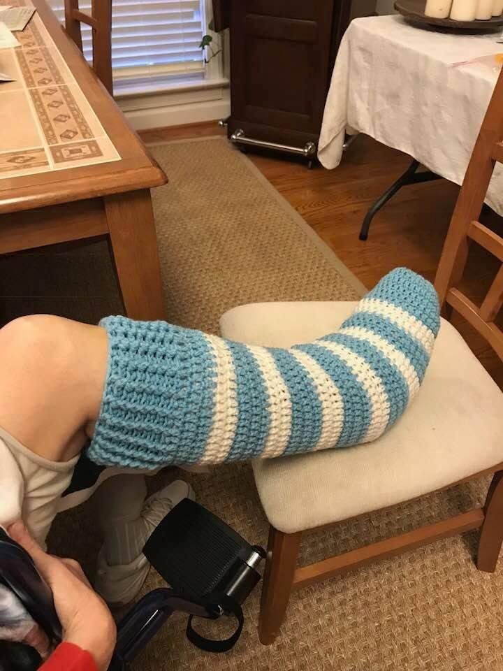 One of my angels, Julie, made me a beautiful cover for my cast!! Now my toes won’t get cold. Love it!!!