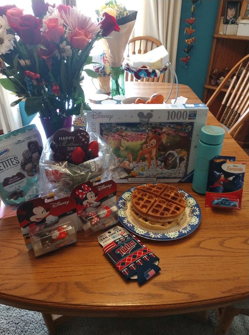 My kids love me!!!  So does my husband!