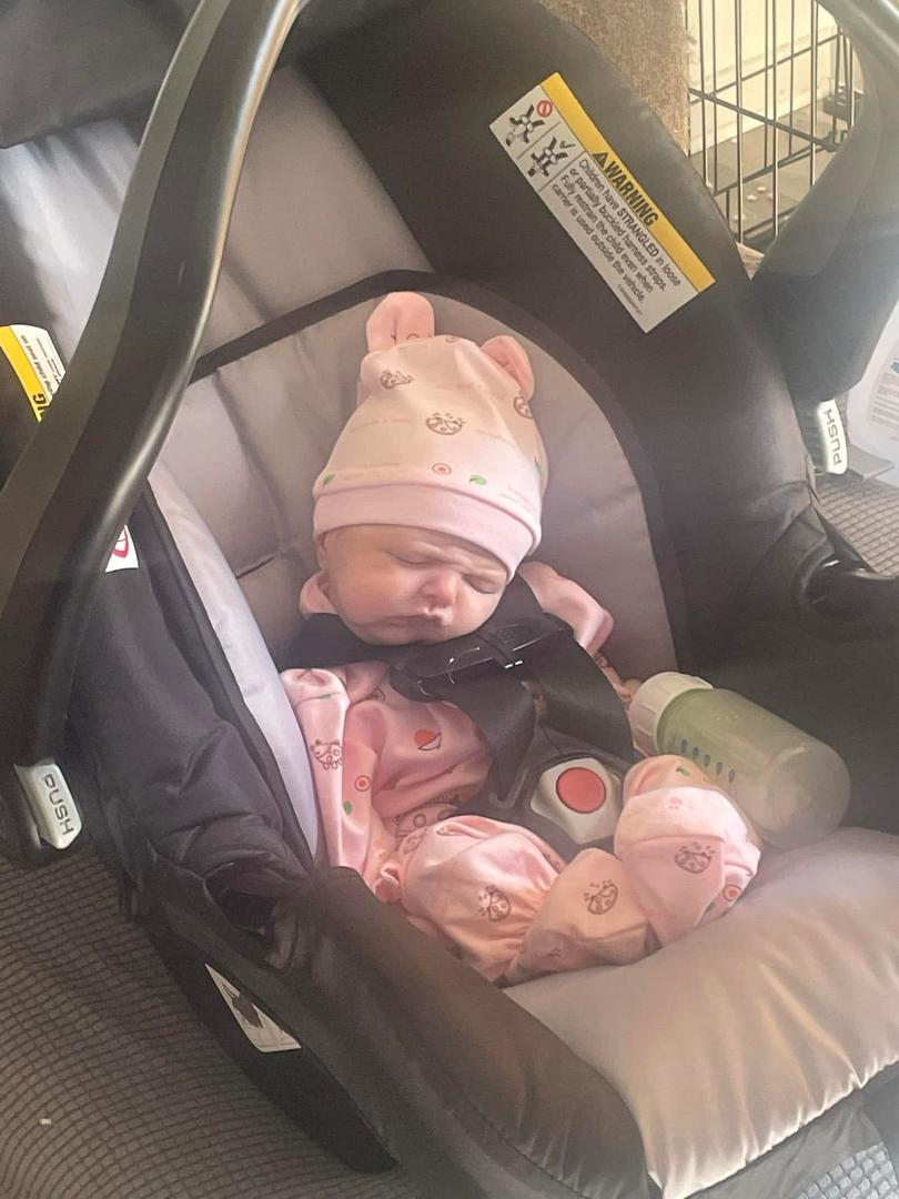 Baby Farrah is finally home thank god she’s so beautiful Kodey Hopkins and Austin Hopkins❤️❤️🙏🥰