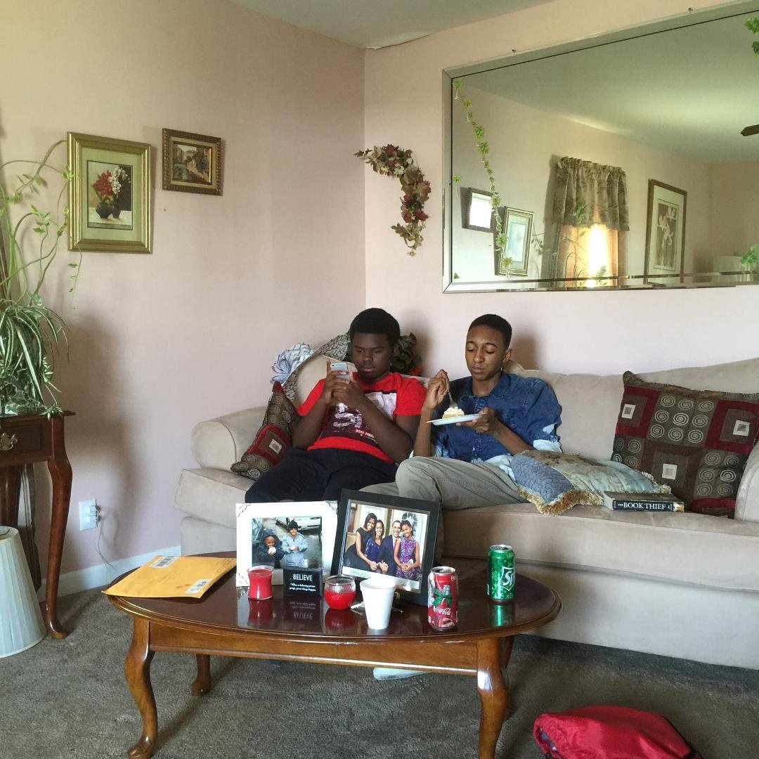 Earnest Dison's album, Mobile Uploads