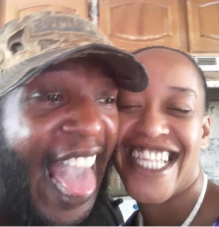 Danielle Sellers' album, Mobile uploads