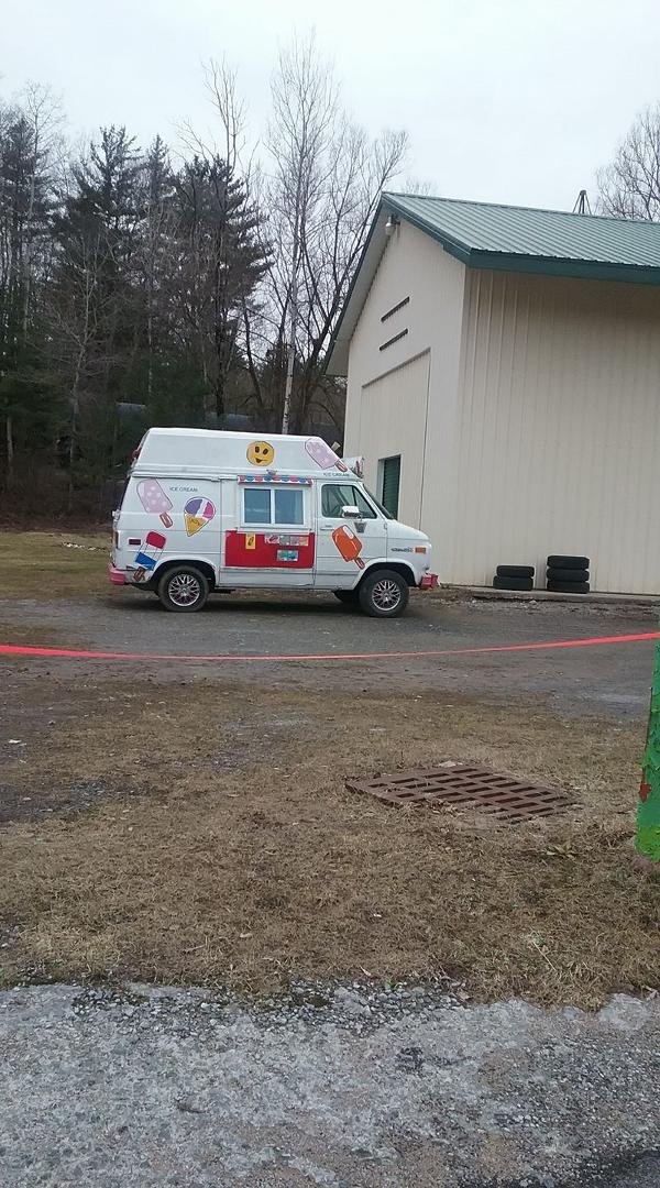 This is Port Leydens Ice cream Truck
The only one of it's kind in the area
I think? 😎🤗