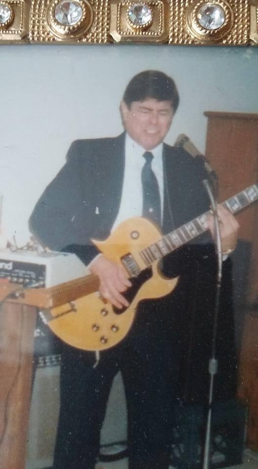 I never knew that I sang with my eyes closed.