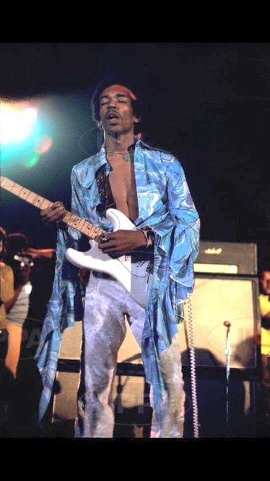 BEST GUITARISTS EVER AND WILL BE FOREVER