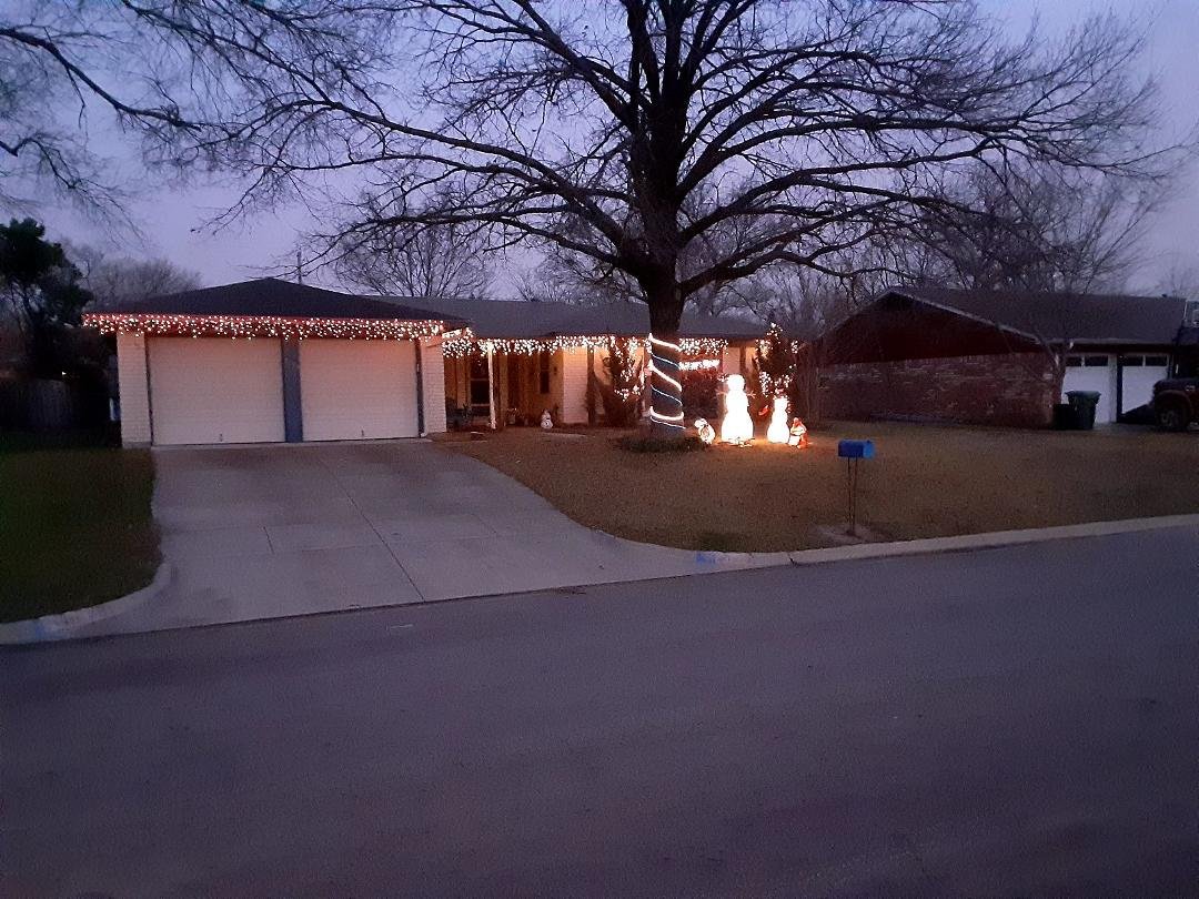 I had to post a better picture of the lights.