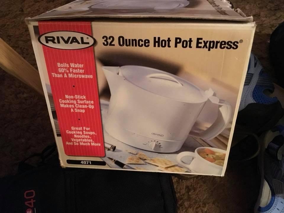32oz hot pot, like new excellent condition, non stick,