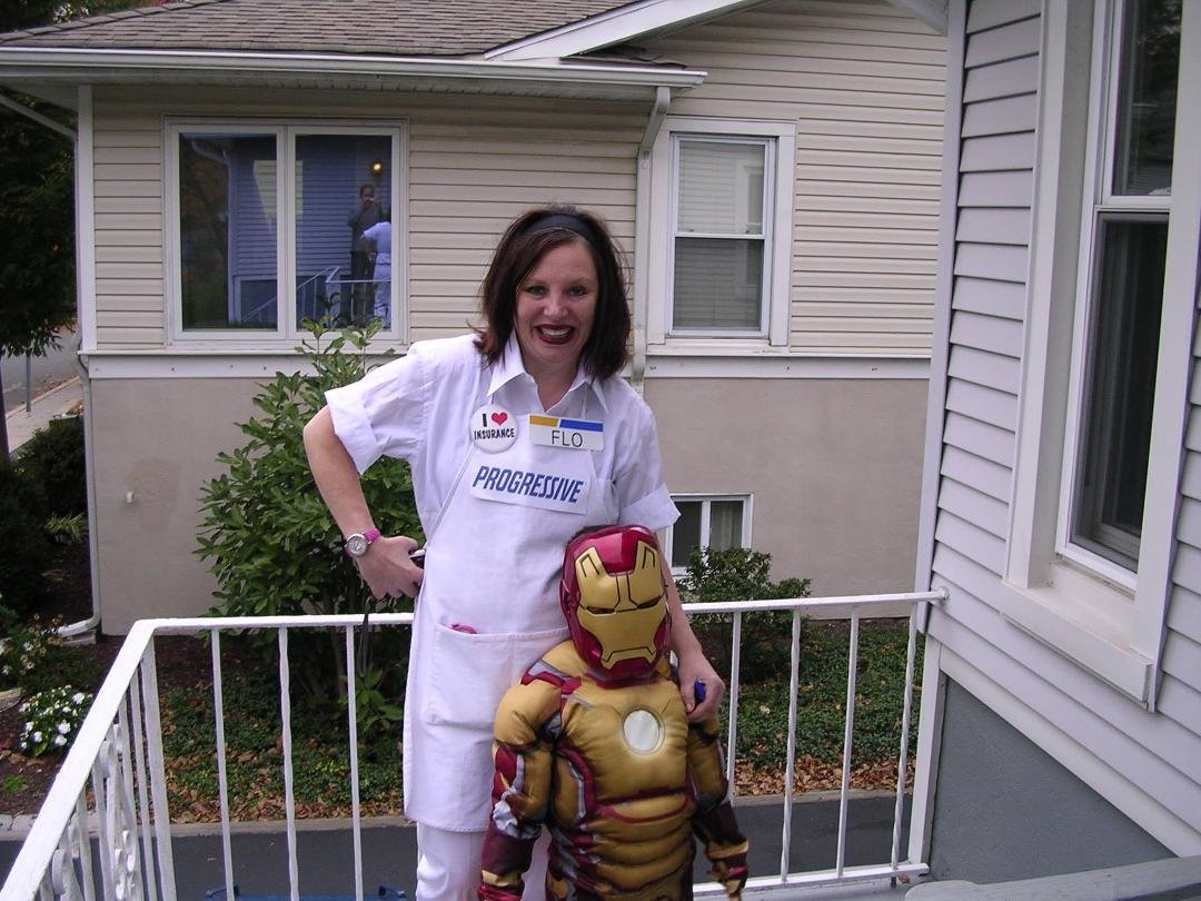 With Halloween coming up ,I wanted to post a photo of my neighbors Lorraine & Joey( Rich not pictured).
Lorraine actually won a contest at work for best costume"Flo" from Progressive Insurance. They're the best as neighbors