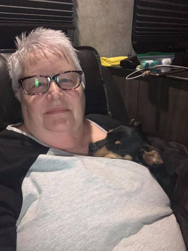 40 odd things about me. Play Along!
1. Do you put ketchup on hot dogs?No
2. Choice of soda? Diet Pepsi
3. Do you put salt on your Watermelon? No
4. Can you swim? No
5. Hot dogs or burgers? Burgers
6. Favorite type of food?