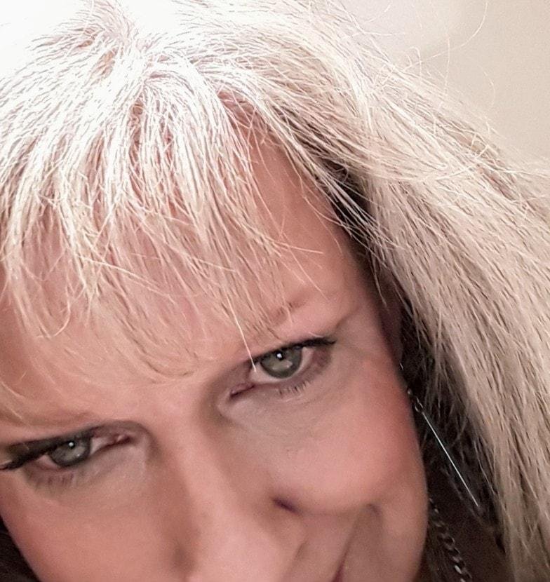 The eyes say it all. Have a healthy and happy Sunday, oh 0h, and happiest of holidays too.