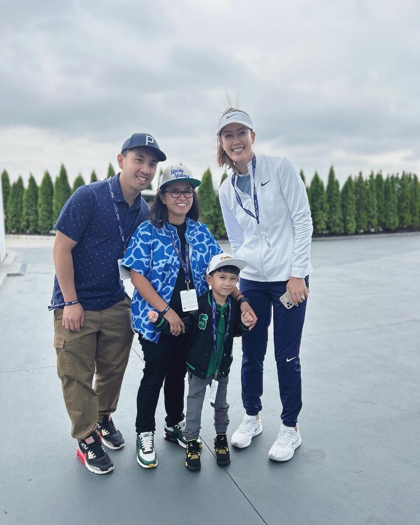 Jonathan Ho's album, Photos