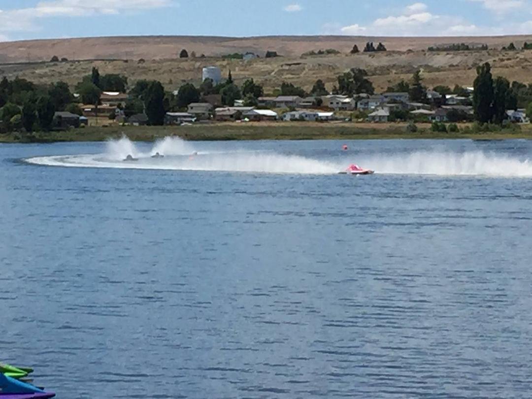 Just rode my Spyder over to the other side of the lake where the Hydros are launching and got some nice pictures. This sure beats Sea Fair Race where you can't get close to the action unless you can afford a big boat. Her