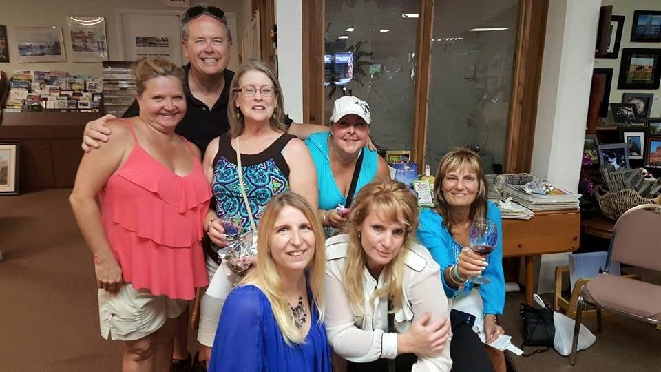 I met up with a bunch of ladies during the Tarpon Springs Wine
Walk supporting local merchants. From downtown to the sponge docks, I had way too much wine!