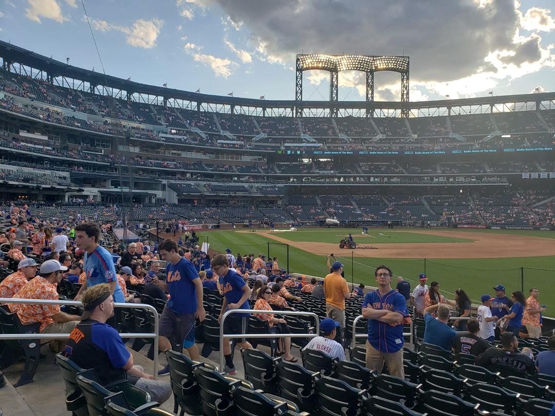 Looking to go 5-1 this season. I've got Thor's back. Even if I didn't get one of the Hawaiian shirts - only 15,000? C'mon guys #LGM #Thor