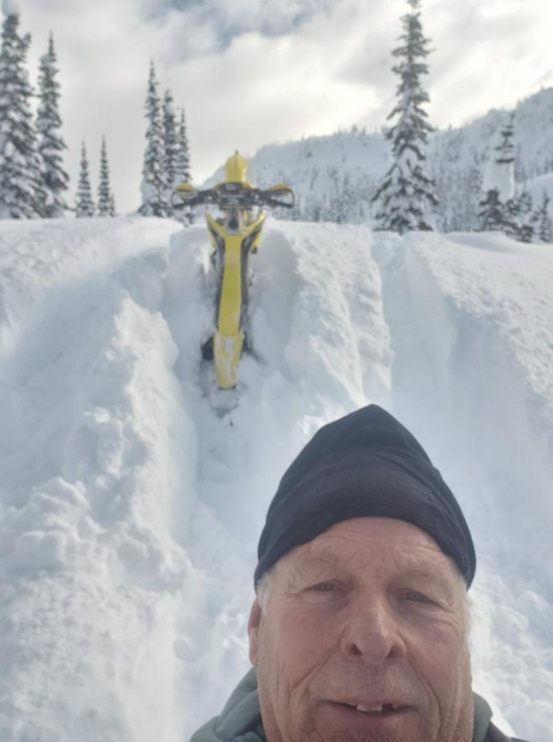 Oops got stuck i think I can get out great day today to bad it ended with search and rescue being called out to look for preston who drop into valley he should have gone into he finally got out on his own 4 hr later cold bu