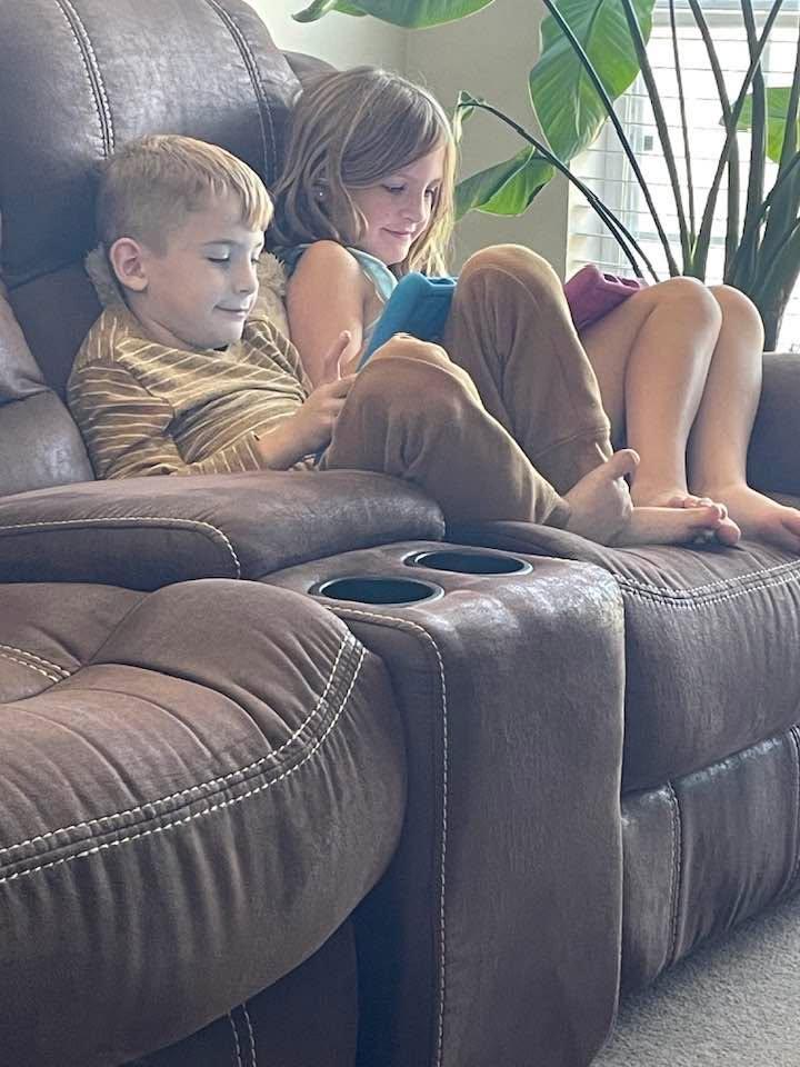 We have these sweet people for a sleepover! The agenda: A movie, then pizza, then a nighttime ride in the country in the back of the pickup truck looking up at the stars. #goodtimes