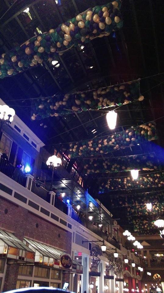 At the Ameristar the balloons are about to drop!!!!