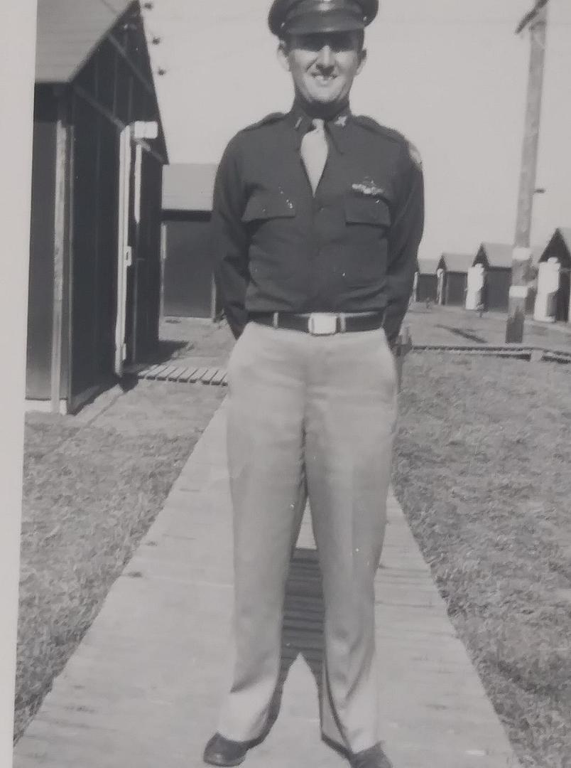I would like to honor my Uncle Arthur Wright for serving in WWII who I never got a chance to meet. And my grandfather Murray Friedenthal who also served in WWII in the Navy on this Veteran's Day. And all the veterans past