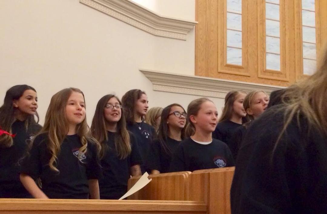 Mia's first choral recital... It was wonderful. This young lady was born to sing!
We're so proud of you Mia!