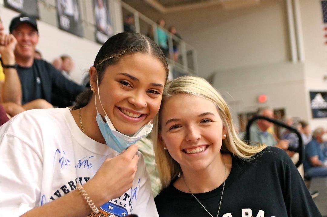 Saw these two wonderful young ladies at the game. Of course I couldn't resist taking a pic !