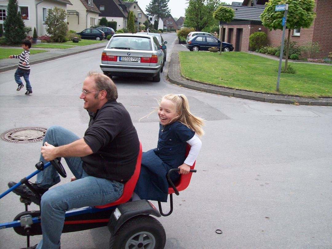 Flo and Jonny speeding