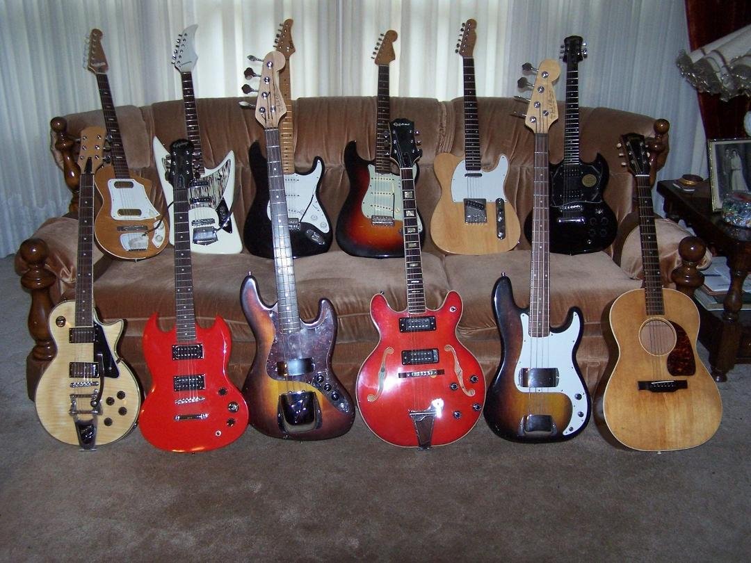 #GrabAGibson #GibsonMonth2017 at Long&McQuade
A friend/relative/spouse who shall remain nameless asked me why enter this draw and do I really need another guitar? Well I checked and I definitely don't have a Black L