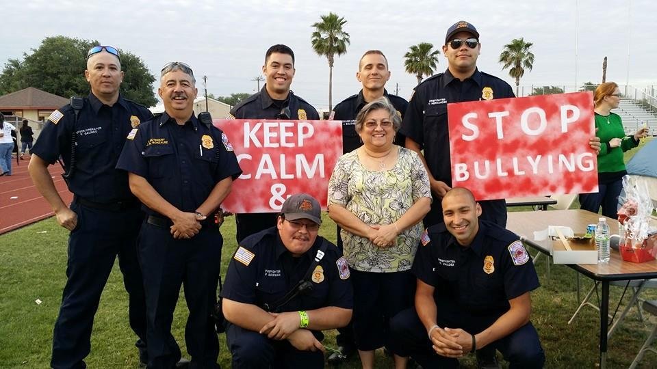 I was on fire & they came to my rescue!!!
Way to go APD!! You guys are smokin'!!!!
(Happy early birthday mom -- Pris XD)!!!