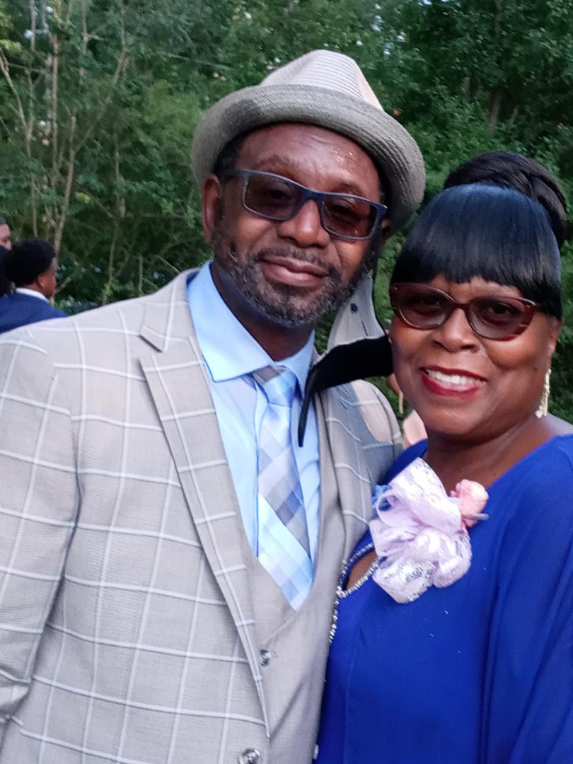 Bless the Lord for 39 years. Happy Anniversary to us. Only the Lord as your center of your marriage can keep you. So thank you Lord for keeping us.