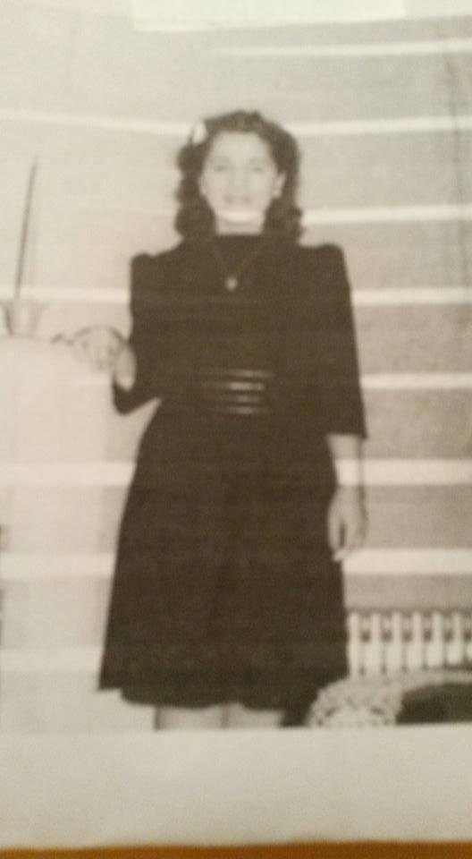 Happy Mother's Day Mom.
Barbara Petrone  Bay died Oct. 2, 1956
She never heard me sing or play a song.