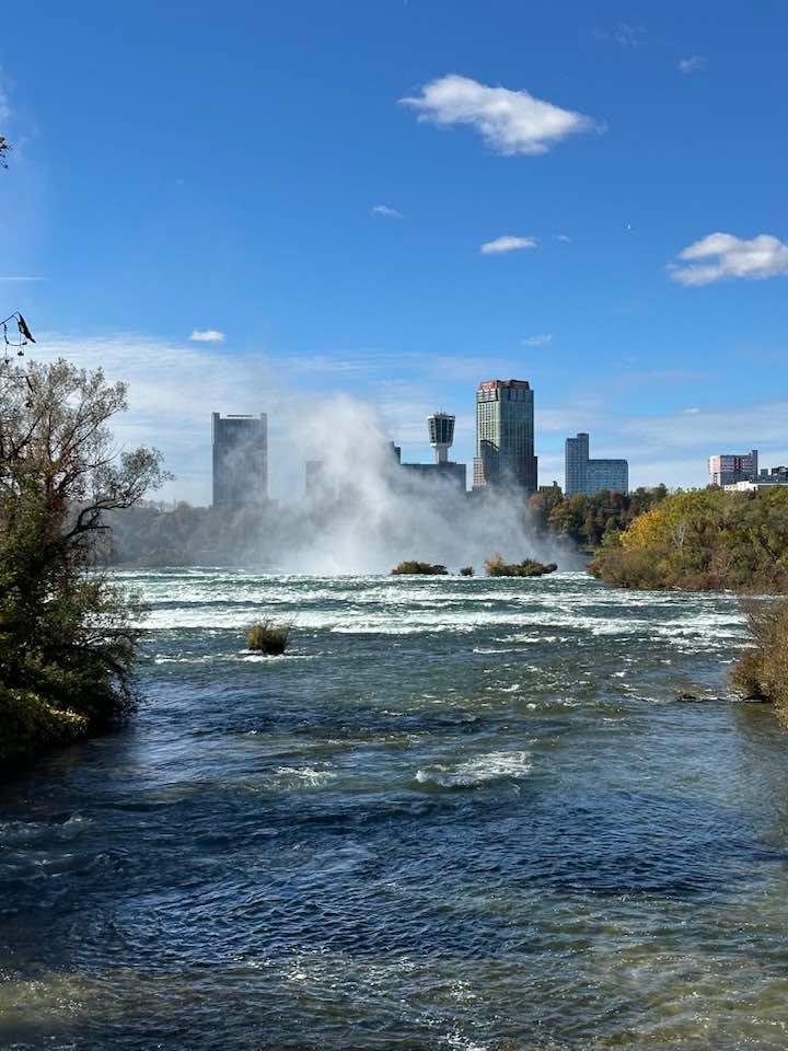 Niagara Falls, looking at Canada