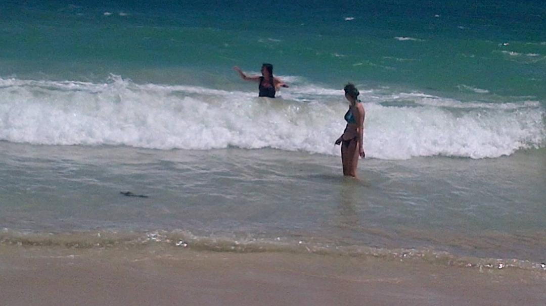 On our way to the airport, Melanie requested a quick detour to the beach. Finally swim in the Indian Ocean.