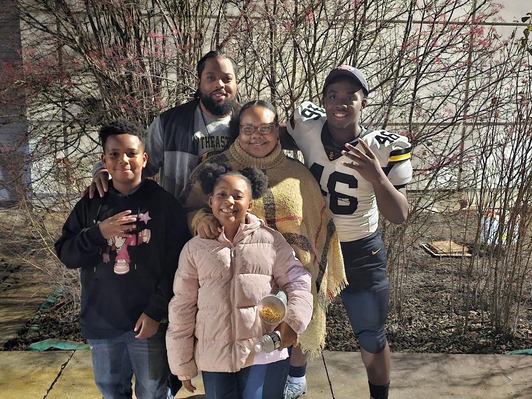 Dontay Davis' album, Mobile uploads