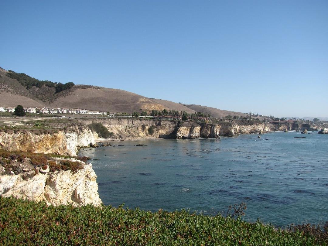 looking south from the Dinosaur Cave Park