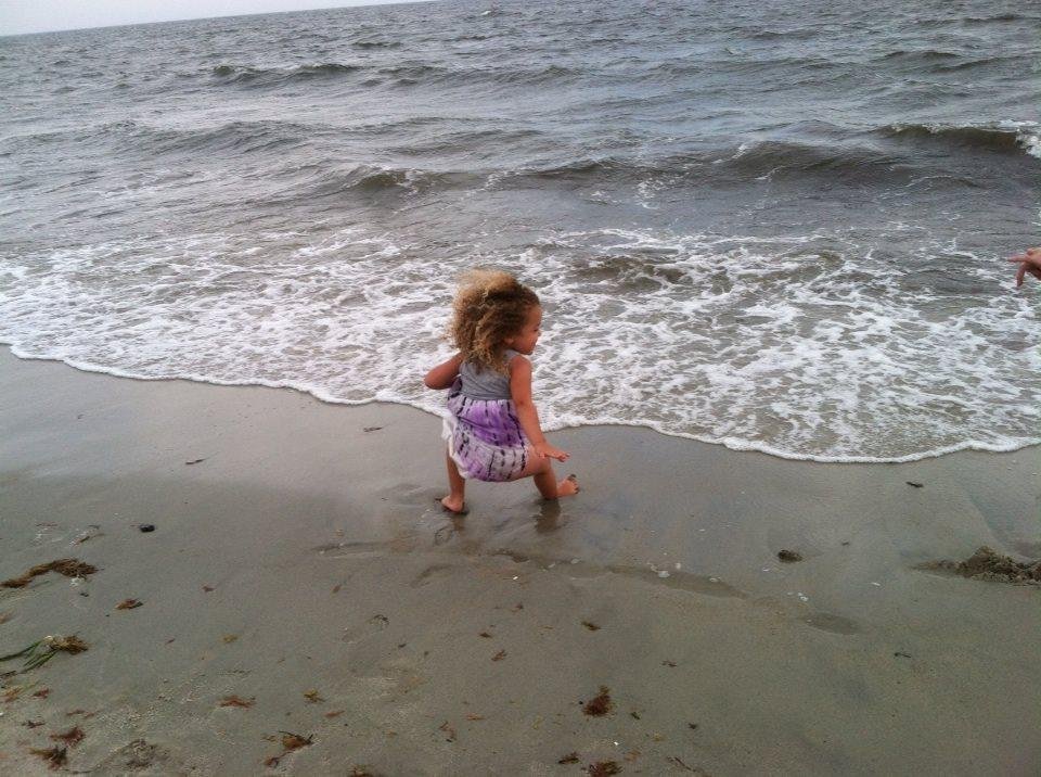 Stella against the sea!