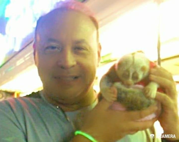 Pattaya Beach, Thailand 2011
With a loris.