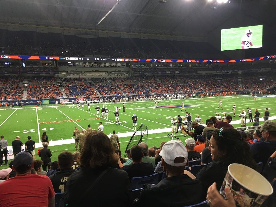 At the Alamodome watching UTSA take on Army with Clair, Michael, and Gene. Go Roadrunners!