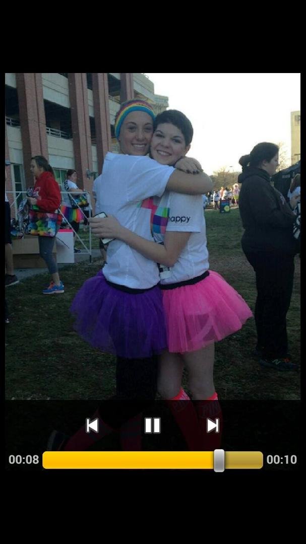 Lindsey Livingston Tezzera Roberts at the color run this morning