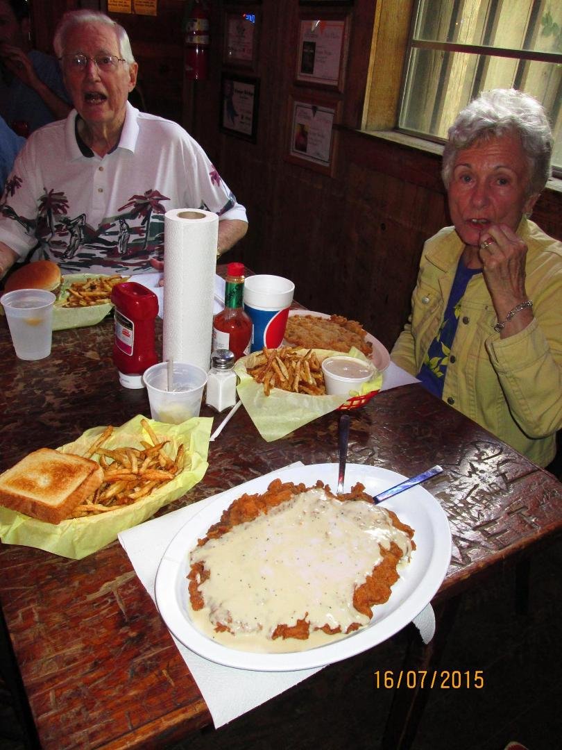 Having a Texas style Chicken Fried Steak at Koppe's in College Station with Dad and Norma.... but I think the one I had at Longhorn Tavern Steakhouse 2 days before was slightly better (sorry Steve). No wonder I gained some
