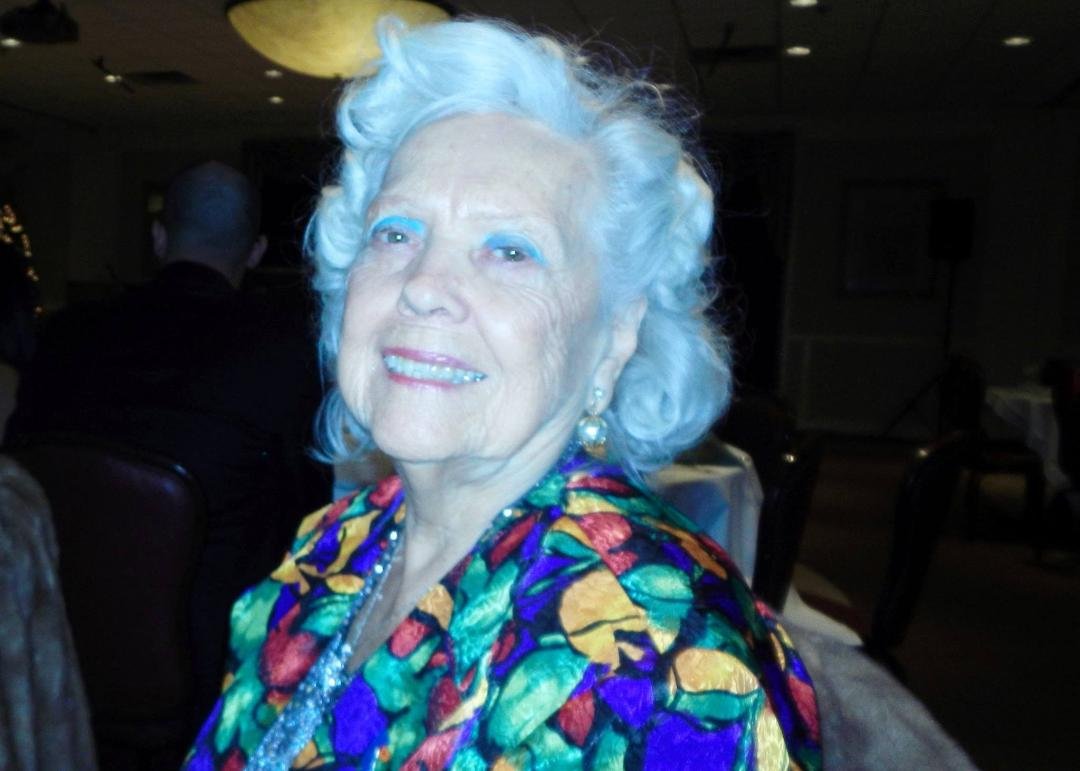 Mom, I understand and I love you....
My dear girl, the day you see I'm getting old, I ask you to please be patient, but most of all, try to understand what I'm going through. If when we talk, I repeat the same thing a thou