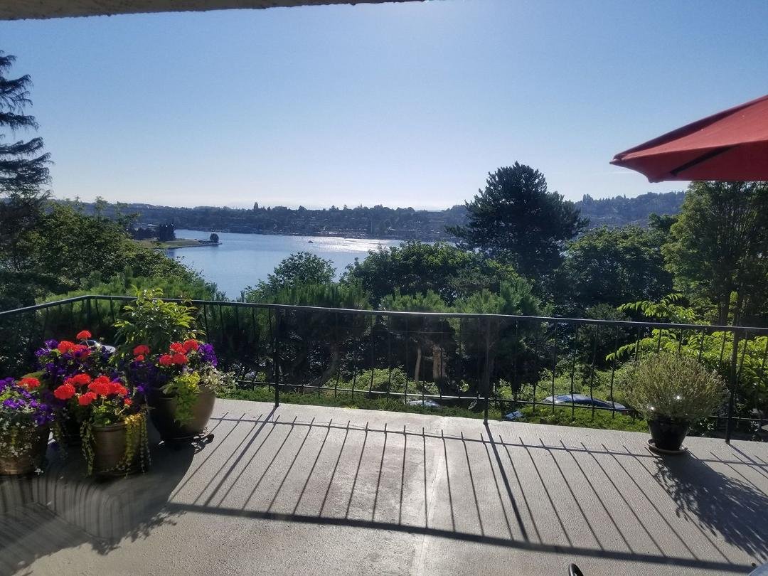 Saturday morning in Seattle. Visiting family and old friends. Being blessed by the natural beauty of God's wonder.