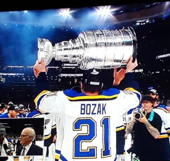 Bozie gonna hoist the cup! 🏆 🍾