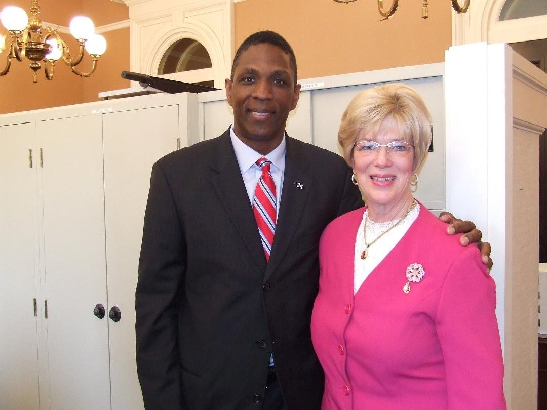 Keena Turner, four times Super Bowl champ, visited Senator Dutton's office at the State Capitol today.