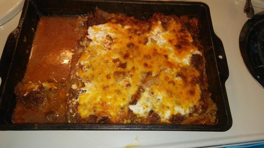 Cabbage lasagna that's what's for supper. Its good
Yummy😳
