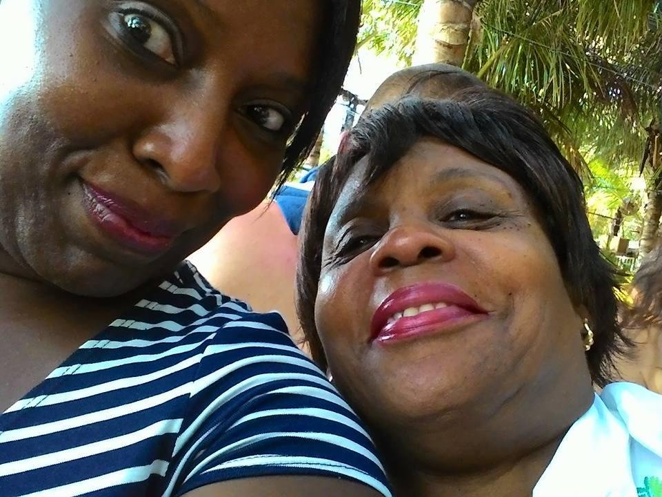 Cynthia Perry's album, Mobile Uploads